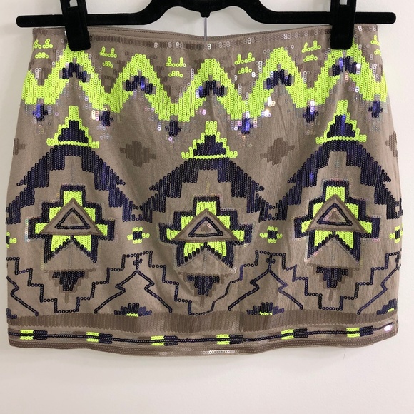EXPRESS Mini Sequin Skirt - Picture 4 of 7